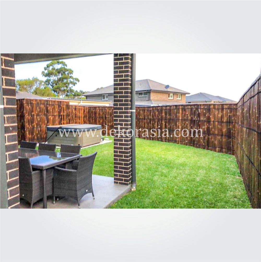 Bamboo Border Natural bamboo fence 2 back slats black coco rope